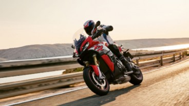 BMW S1000XR Resmi Mengaspal di Indonesia