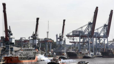 Arus Peti Kemas Pelindo II Tersengat Corona