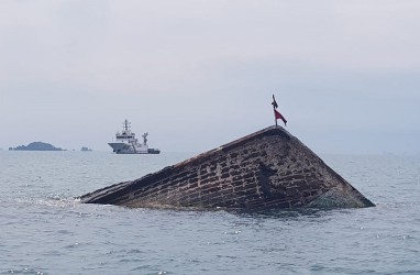 Kapal Terbalik di Selat Singapura, Kemenhub Amankan Perairan