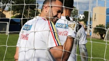 Napoli Datangkan Meret, Ospina Pertimbangkan Pergi