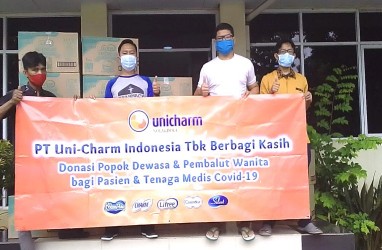 Atasi Virus Corona, Uni Charm Indonesia Sumbang Popok Dewasa dan Pembalut
