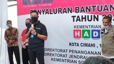 Mensos Tinjau Pembagian BST di Cimahi, Targetkan Sasar 1,8 Juta KK Pekan Ini