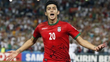 Napoli Bidik Penyerang Iran Sardar Azmoun dari Zenit