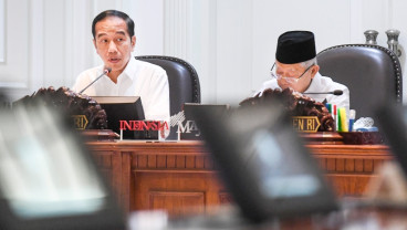 Presiden Jokowi dan Wapres Ma'ruf Serahkan Zakat Secara Daring