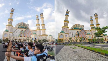 BERITA FOTO : Mengejar Sepuluh Hari Terakhir Ramadan saat Pandemi Covid-19