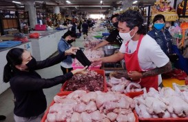 Waduh, Puluhan Pedagang di Dua Pasar Ini Berjualan Tanpa Kenakan Masker