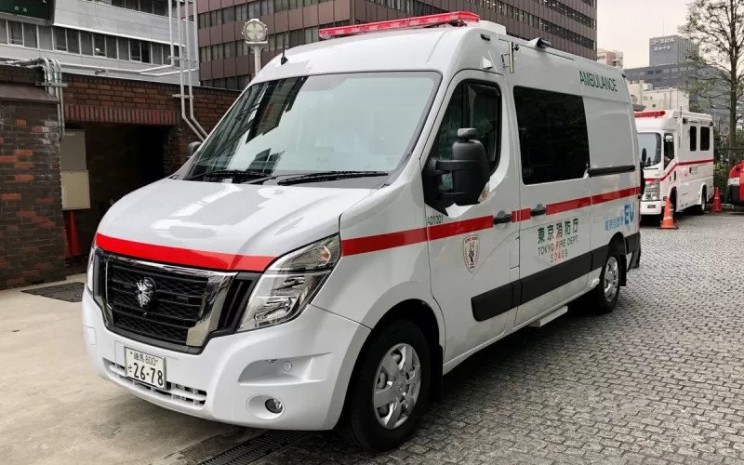 Nissan NV400, Ambulans Pertama Niremisi di Jepang