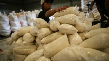 Bulog Mulai Salurkan Gula dengan HET Rp12.500 per Kg di Palembang