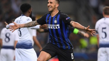 Valencia Incar Gelandang Inter Milan Matias Vecino