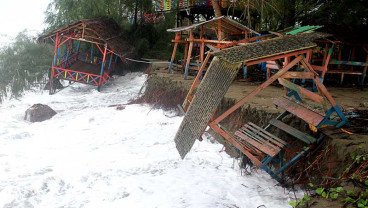 ABRASI PANTAI SUAK RIBE