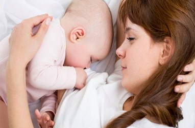 Hai Orangtua, Ini Manfaat Tidur Bersama Anak