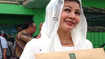 'Wanita Emas' Sumbang APD untuk Tenaga Medis