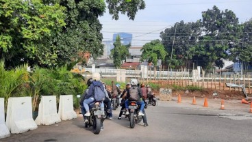 Diduga Mau Mudik, Sejumlah Pesepeda Motor Melintasi Tanjung Barat