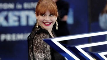 Setelah 21 tahun, Bryce Howard Akhirnya Lulus Kuliah