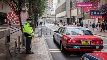 Hong Kong Kembali Buka Tempat Hiburan hingga Layanan Transit Bandara 