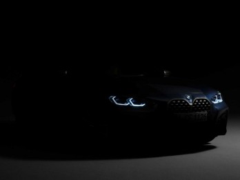 BMW Seri 4 Coupe Meluncur 2 Juni 2020