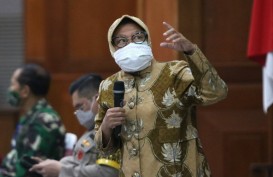 Surabaya Dapat Bantuan Alkes dari BIN, Risma Menangis