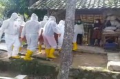 Berbagi di Tengah Pandemi Ala Seniman Patung Teguh Ostenrik