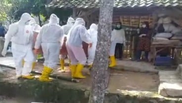 Berbagi di Tengah Pandemi Ala Seniman Patung Teguh Ostenrik