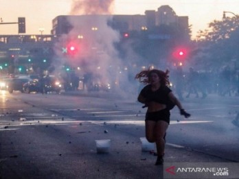 Buntut Kematian George Floyd: AS Rusuh, Lima Polisi Tertembak