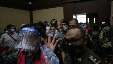 Sidang Kasus Jiwasraya Penuh Sesak, Dakwaan Benny Tjokro Tak Dibacakan