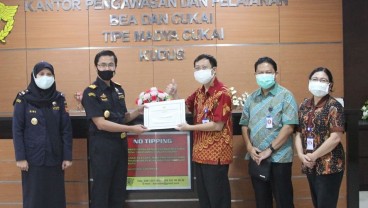 Bea Cukai Salurkan Donasi di Wilayah Kudus dan Samarinda