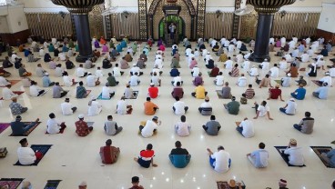 Salat Jumat di Jakarta, Jemaah Terapkan Jaga Jarak