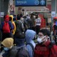 Penumpang KRL Membeludak, Pagi Ini Sudah 140.000 Orang