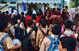 PPDB 2020: Ridwan Kamil Berikan Kemudahan Bagi Putra Putri Tenaga Kesehatan