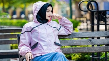 Fashion Outer Etnik Koleksi Wening Angga di Masa Pandemi