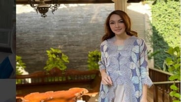 Warganet Riuh Bahas Dokter Cantik Reisa Broto Asmoro Tim Komunikasi Covid-19