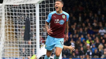 Gelandang Burnley Jeff Hendrick Incaran Milan & Roma