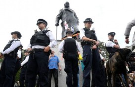 Demo Tolak Rasisme di London Ricuh, Polisi Tahan 100 Orang