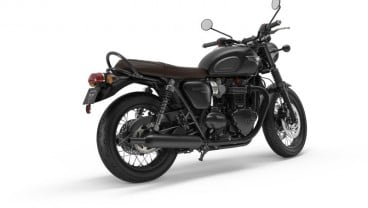 Triumph Hadirkan Bonneville T100 & T120 Edisi Serba Hitam