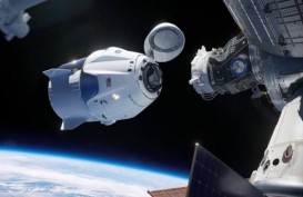 Astronot Misi Demo-2 SpaceX Bakal ‘Spacewalk’ Ganti Baterai ISS