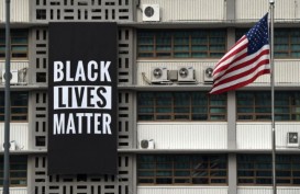 Bendera Black Lives Matter dan Bendera LGBT Dicopot Dari Kedubes US di Seoul