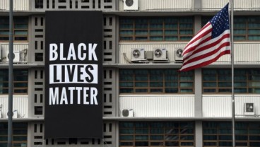 Bendera Black Lives Matter dan Bendera LGBT Dicopot Dari Kedubes US di Seoul