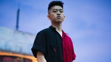 Rich Brian Ajak Masyarakat Berdonasi Lewat Video Klip Terbarunya