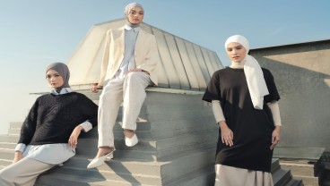 50 Inspirasi Gaya Berpakaian Hijab  Kolaborasi Uniqlo Indonesia dan Ayudia 