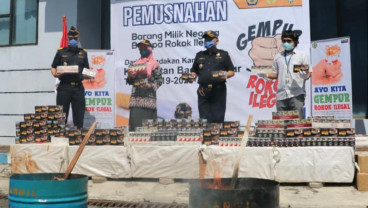 Bea Cukai Kalbagtim Musnahkan Ratusan Ribu Batang Rokok Ilegal