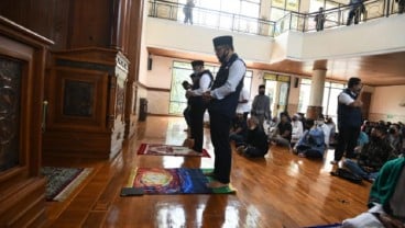 Ridwan Kamil Cek Penerapan Protokol Kesehatan di Masjid Kawasan Puncak