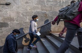 Jutaan Pekerja Migran Enggan Kembali ke Kota, Industri India Terancam Lumpuh 