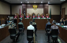 Hendrisman Rahim Terdakwa Kasus Jiwasraya Reaktif Covid-19, Hakim Skors Persidangan