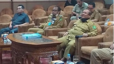 Bupati Kutai Timur Ismunandar Ditangkap KPK saat Bersama Istrinya di Hotel di Jakarta 