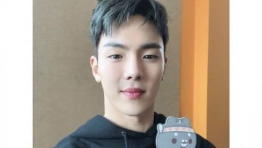 Shownu MONSTA X Lakukan Operasi Mata Darurat