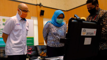 Bantu Perbanyak Test Covid-19, Antam Salurkan PCR di Kabupaten Bogor