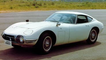 Toyota Reproduksi dan Jual Onderdil Mobil Legendaris 2000GT