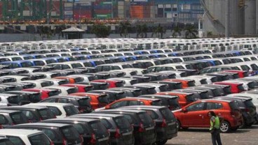 PEMASARAN INDUSTRI OTOMOTIF : Penjualan Daring Makin Nyaring