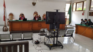 Eks Bupati Indramayu Supendi Divonis 4,5 Tahun Penjara