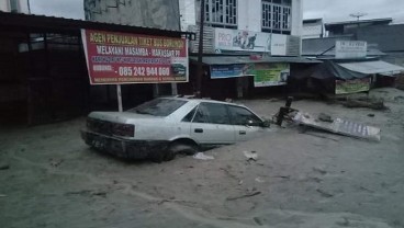 Banjir Bandang Luwu Utara Sulsel, Akses Jalan Antar Kabupaten Tertutup Lumpur